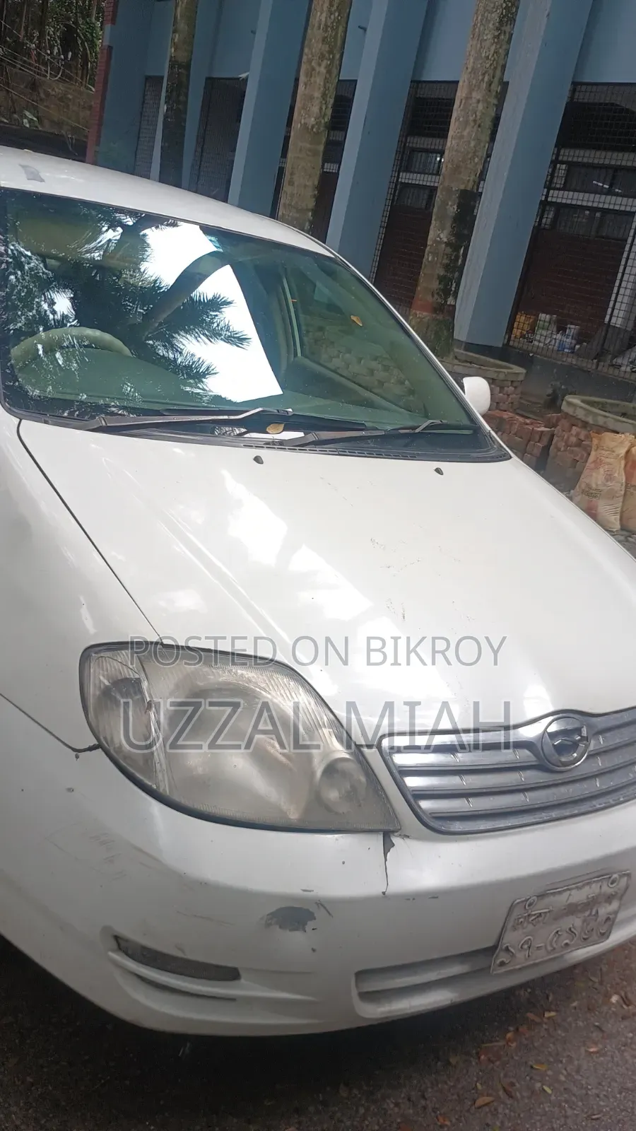 Toyota Corolla 2001 White