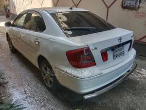 টয়োটা প্রিমিও ২০০৩ সাদা