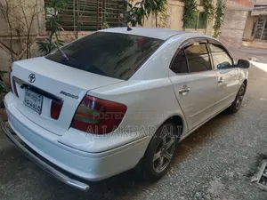 টয়োটা প্রিমিও ২০০৩ সাদা