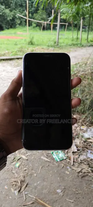 অ্যাপল আইফোন ১১ ৬৪ জিবি হোয়াইট