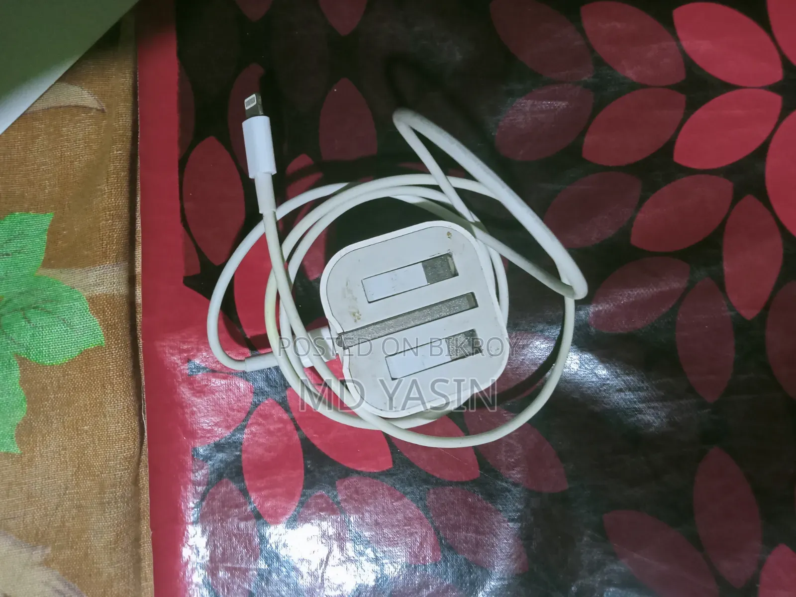 আই ফোনের অরজিনাল চার্জার