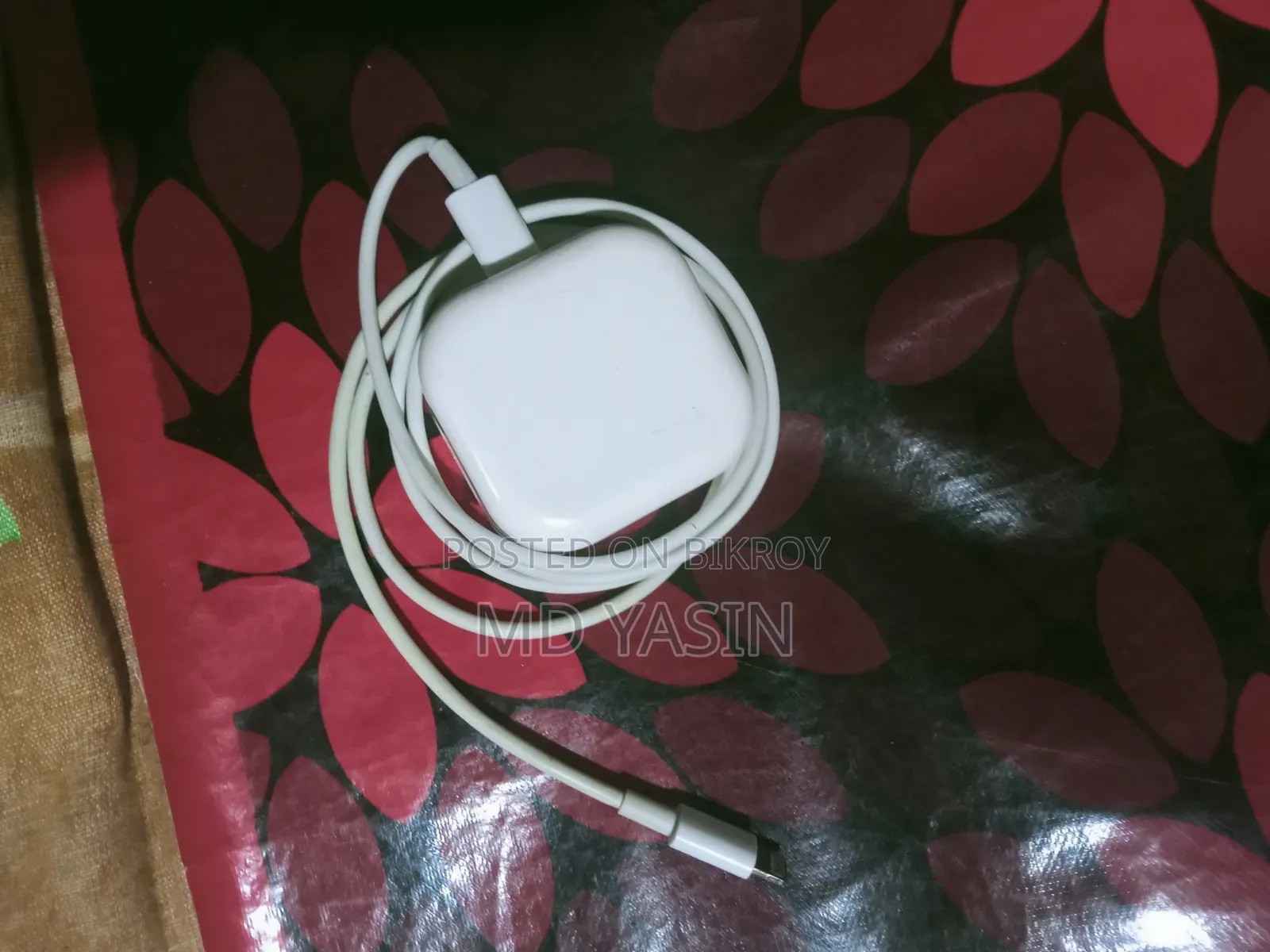 আই ফোনের অরজিনাল চার্জার