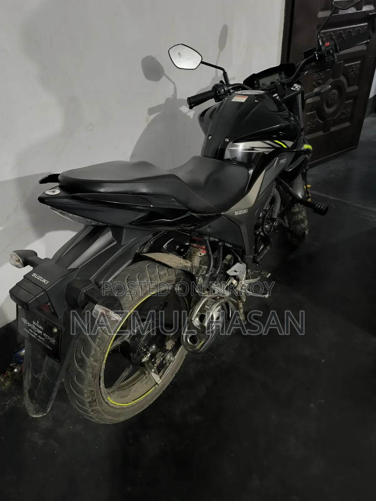 সুজুকি জিক্সার ২০২৫ কালো