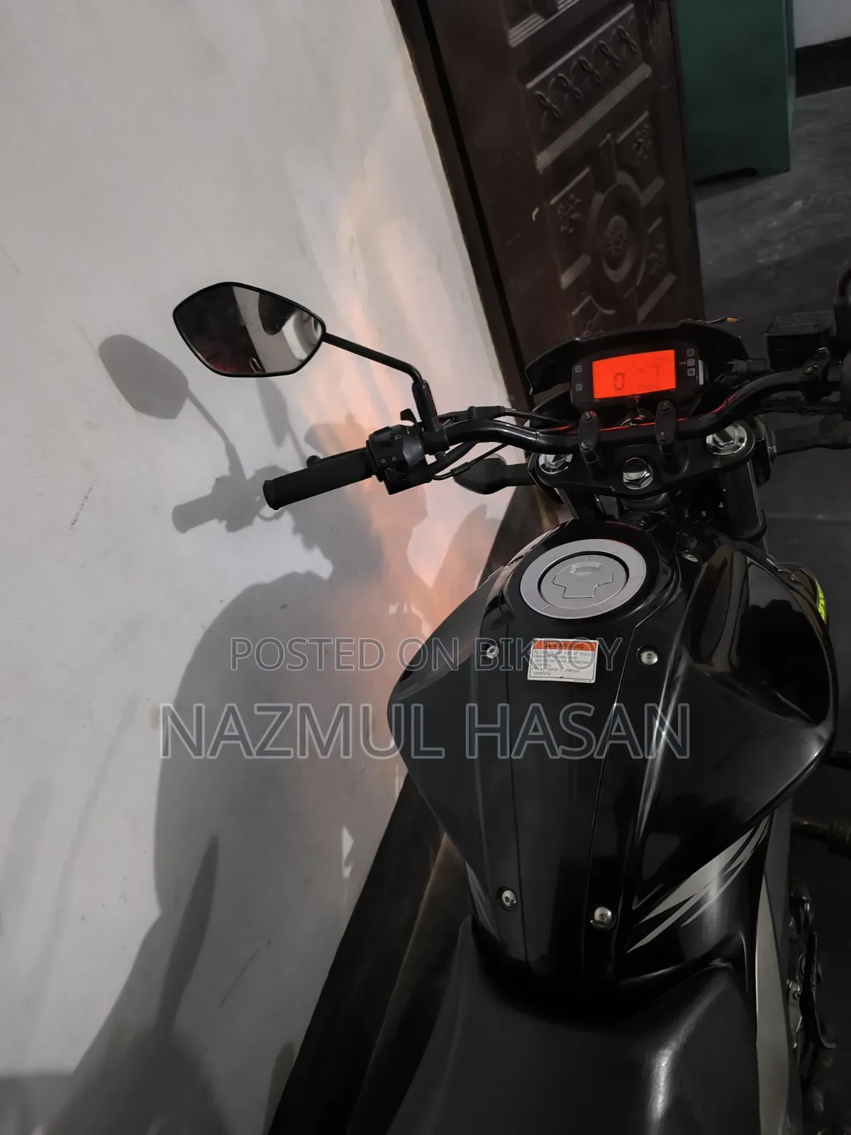 সুজুকি জিক্সার ২০২৫ কালো