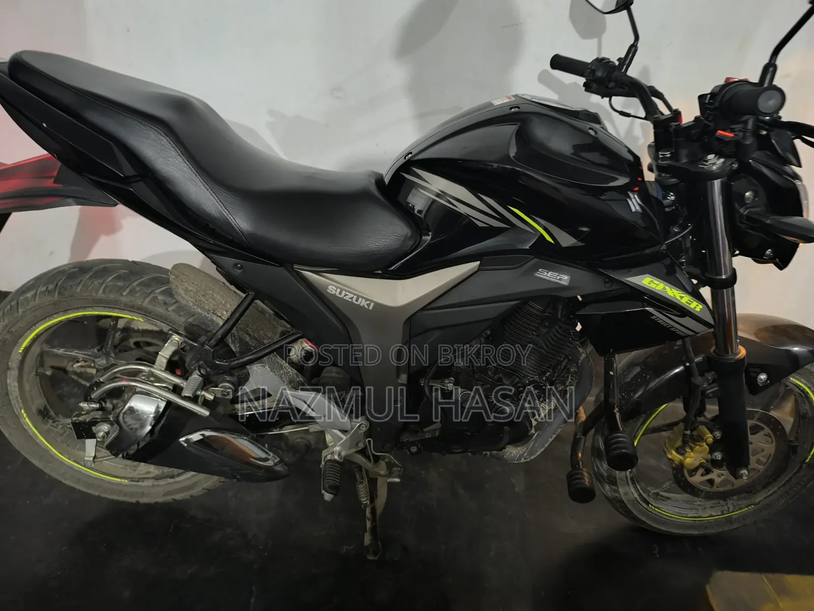 সুজুকি জিক্সার ২০২৫ কালো