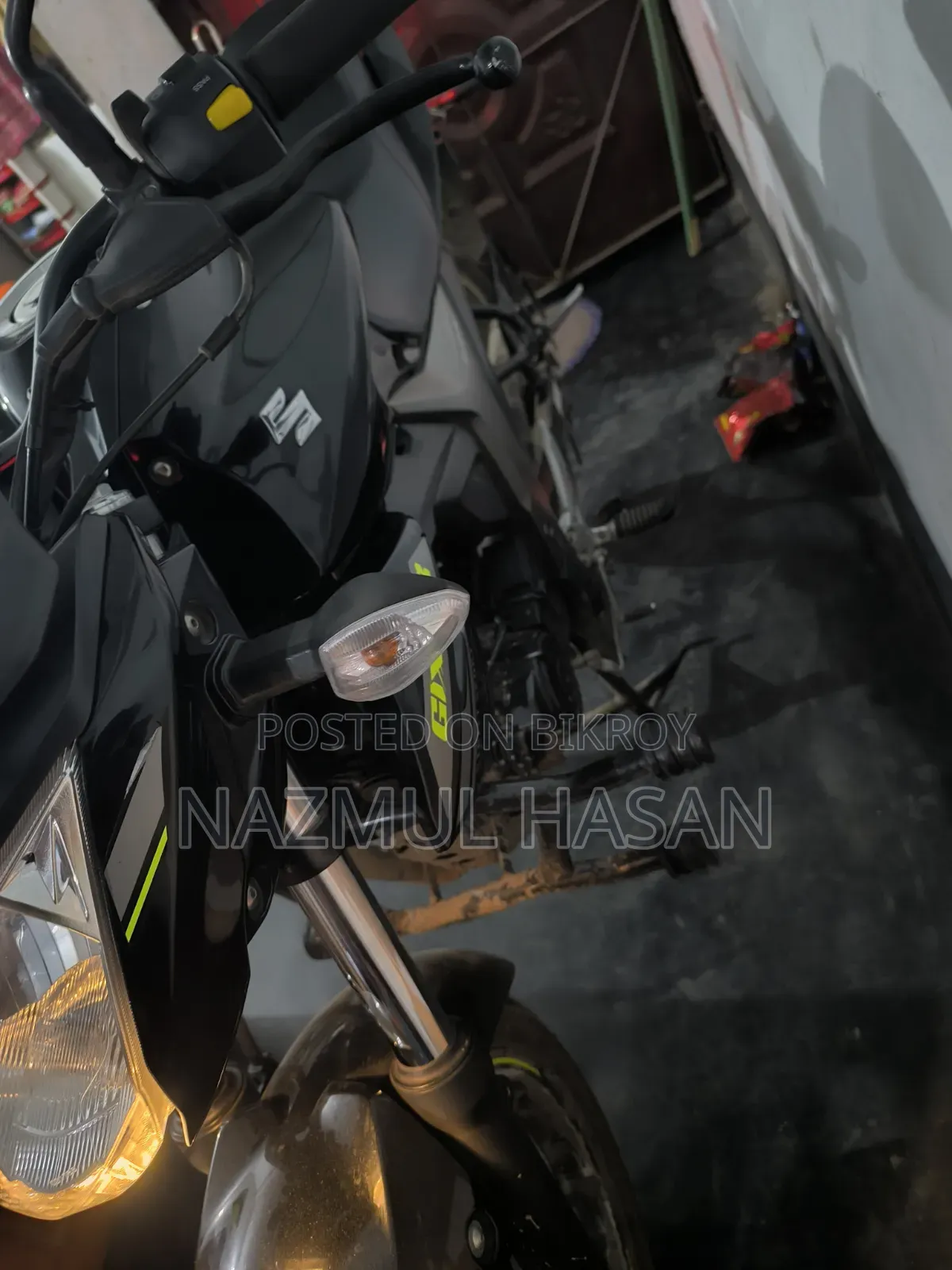 সুজুকি জিক্সার ২০২৫ কালো