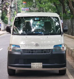 Toyota Noah 2.0 143hp AWD (৮ সিটার) ২০১০ সাদা