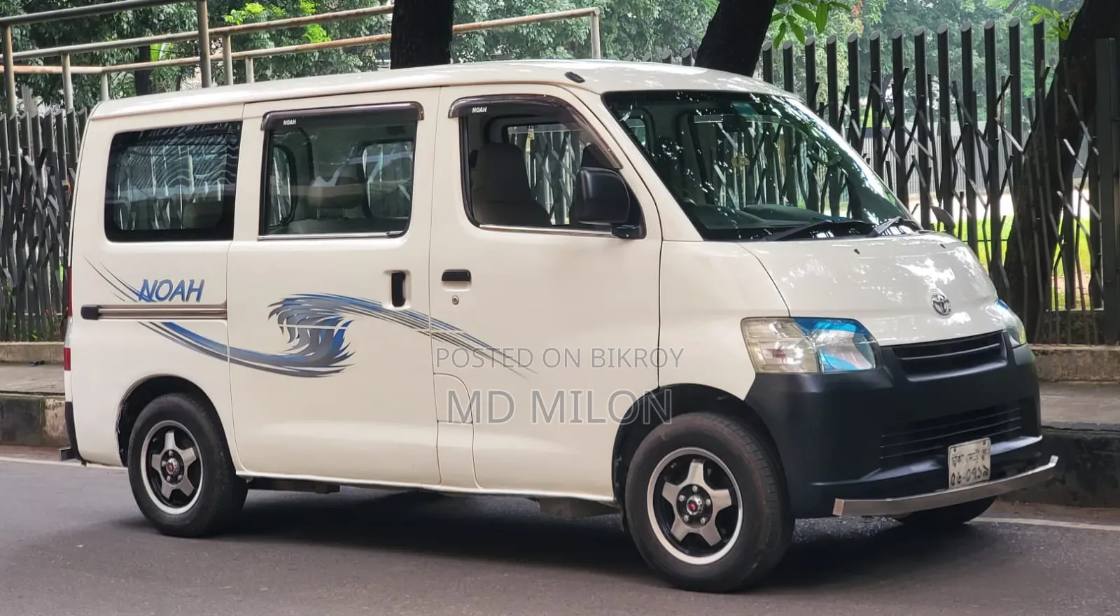 Toyota Noah 2.0 143hp AWD (৮ সিটার) ২০১০ সাদা
