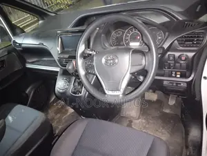Toyota Noah 2.0 FWD (8 Seater) 2021 Pearl