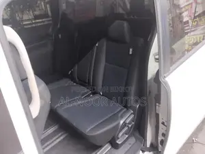 Toyota Noah 2.0 FWD (8 Seater) 2021 Pearl
