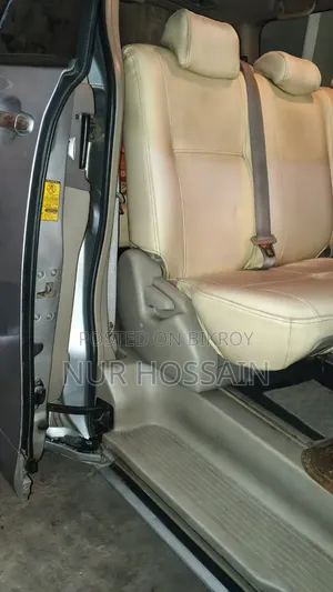 2012 Silver Toyota Noah 2.0 143hp All-Wheel Drive (7 Seater)