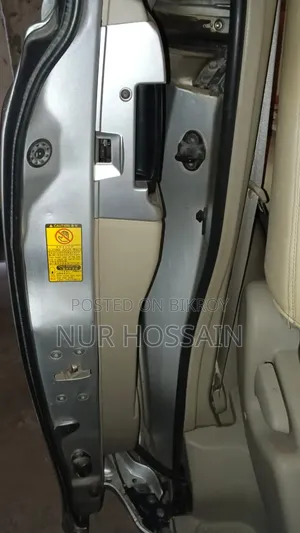 2012 Silver Toyota Noah 2.0 143hp All-Wheel Drive (7 Seater)