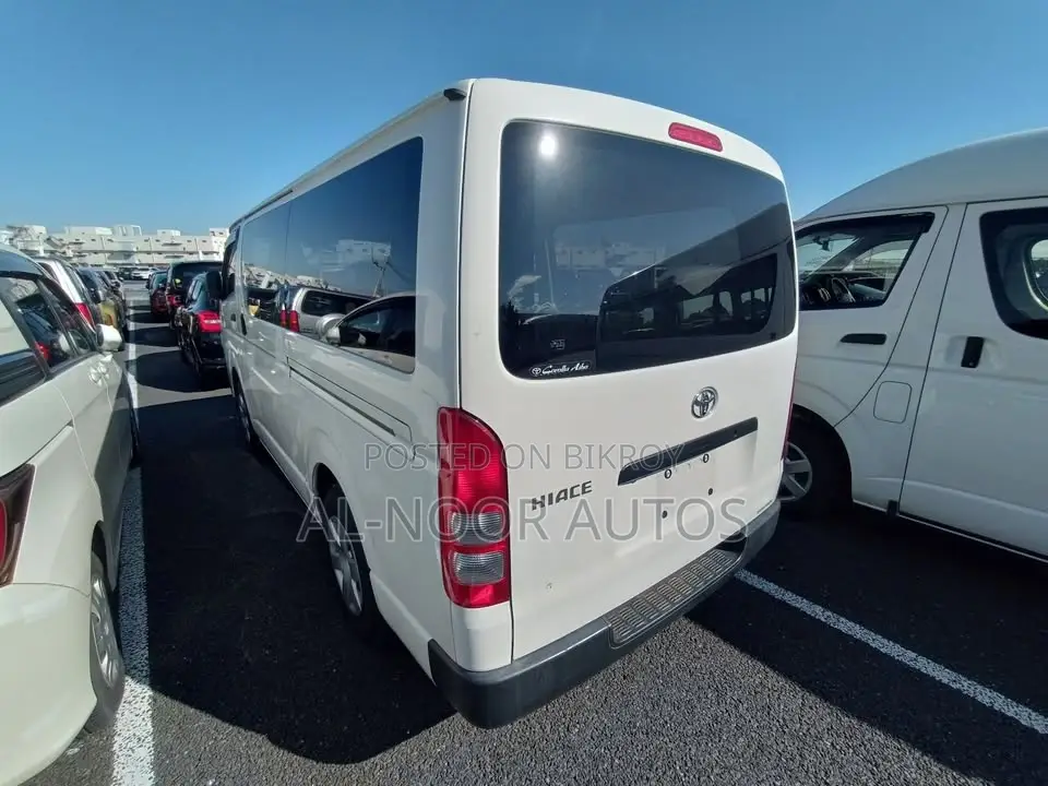 Toyota HiAce 2022 White