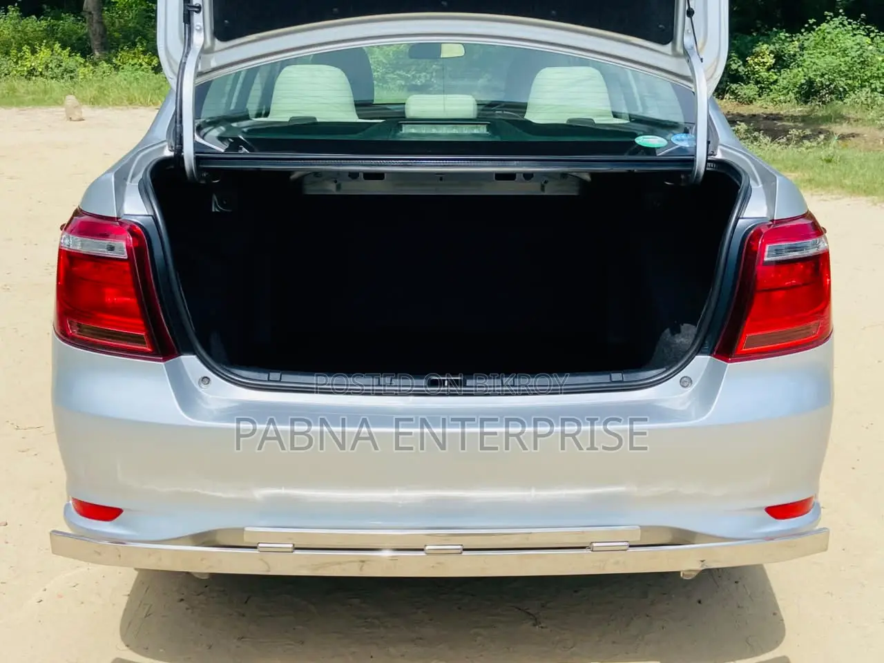 টয়োটা এক্সিও ২০১৭ সিলভার