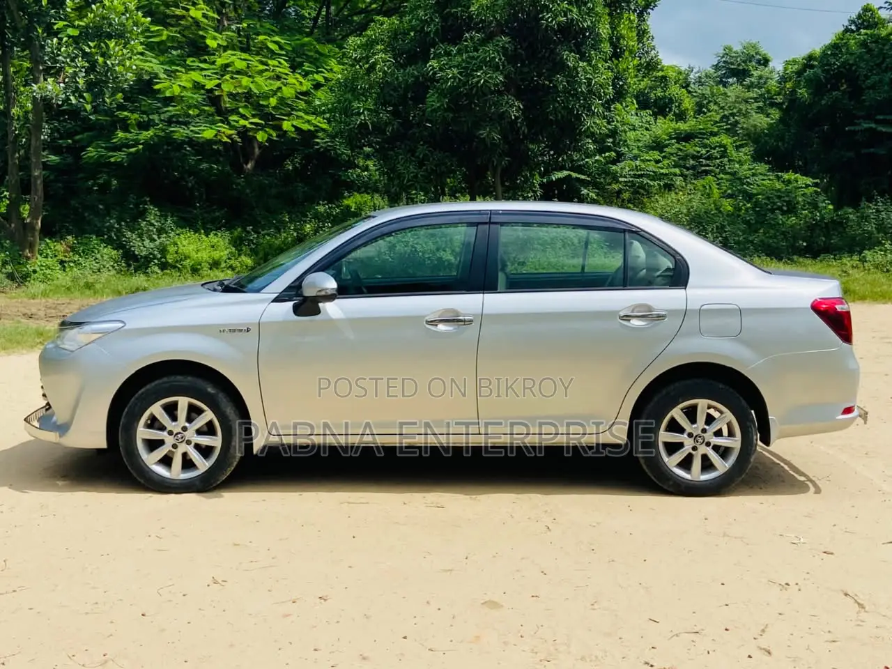 টয়োটা এক্সিও ২০১৭ সিলভার