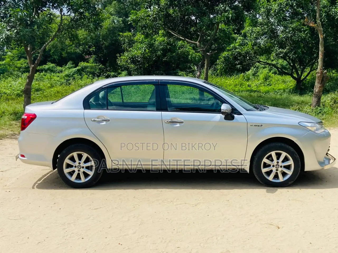 টয়োটা এক্সিও ২০১৭ সিলভার