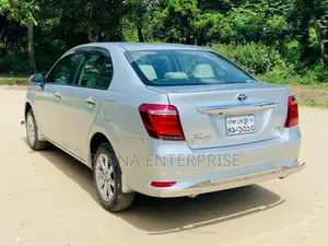 টয়োটা এক্সিও ২০১৭ সিলভার