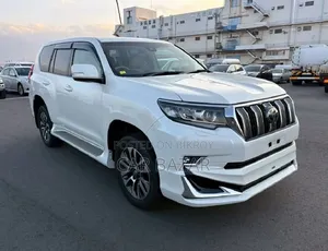 Toyota Land Cruiser Prado 2.7 2023 Pearl