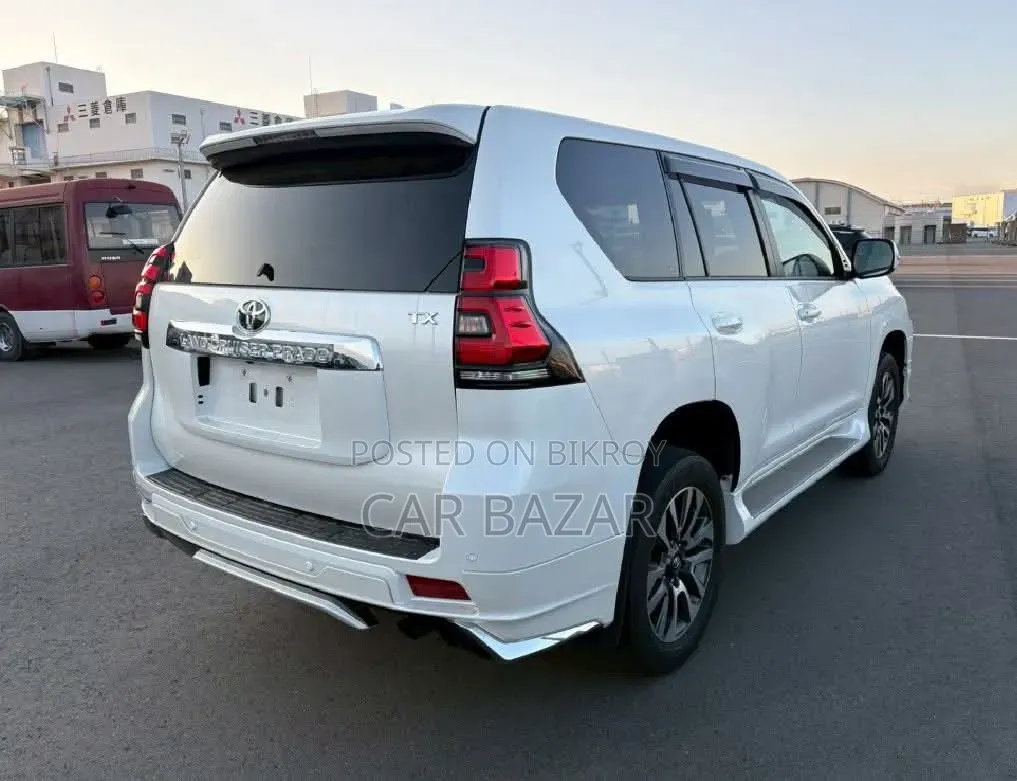 Toyota Land Cruiser Prado 2.7 2023 Pearl