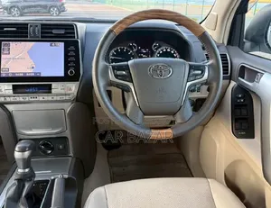 Toyota Land Cruiser Prado 2.7 2023 Pearl