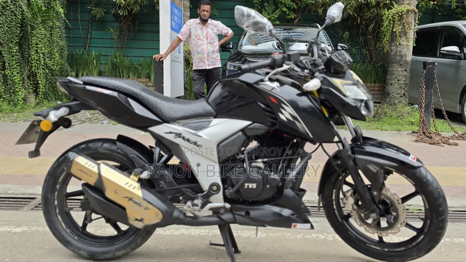 TVS Apache 160 4V 2021 কালো