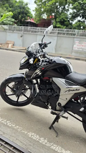 TVS Apache 160 4V 2021 কালো