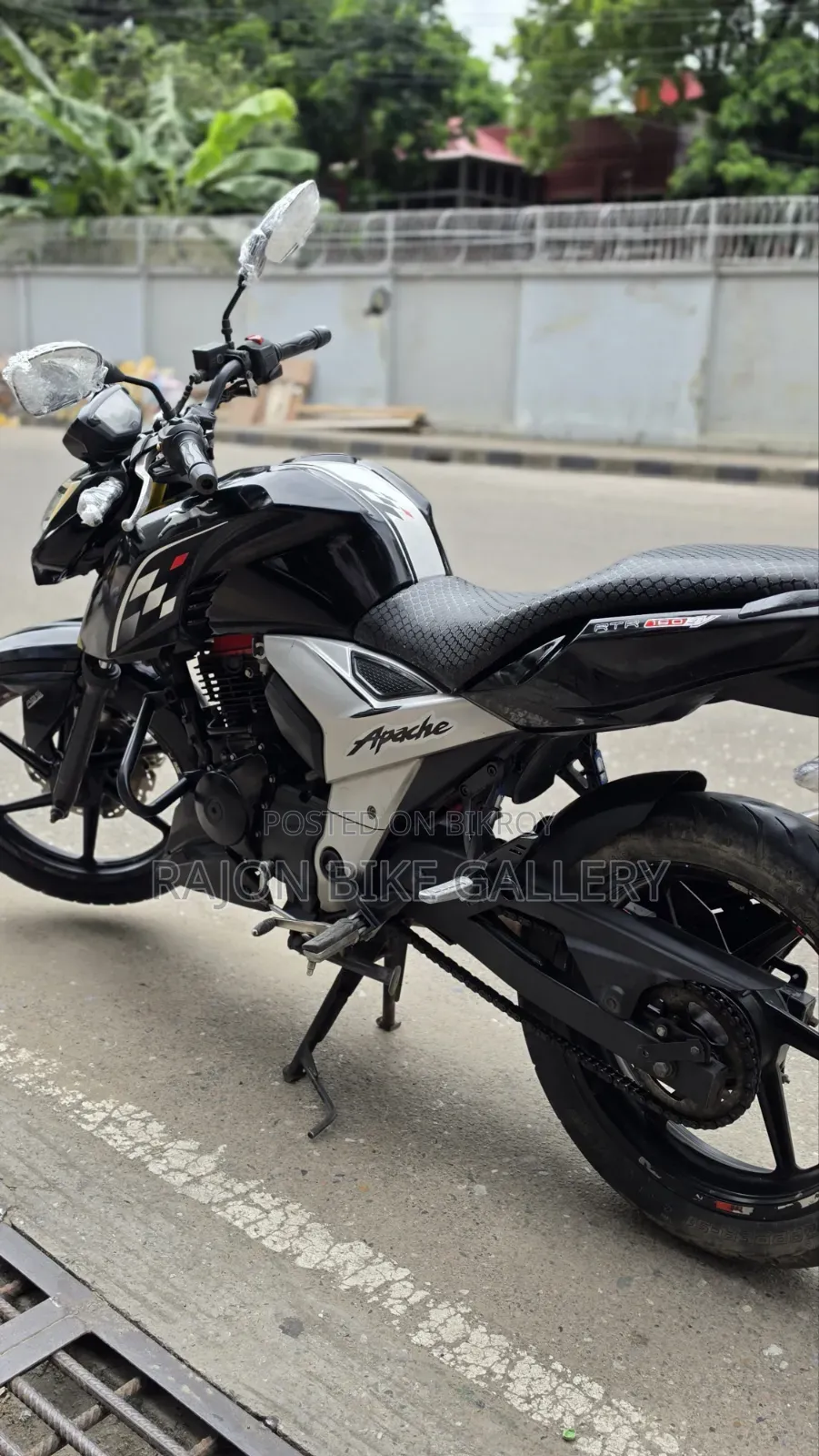 TVS Apache 160 4V 2021 কালো