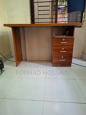 একটি ফ্রেশ কন্ডিশন পড়ার টেবিল
