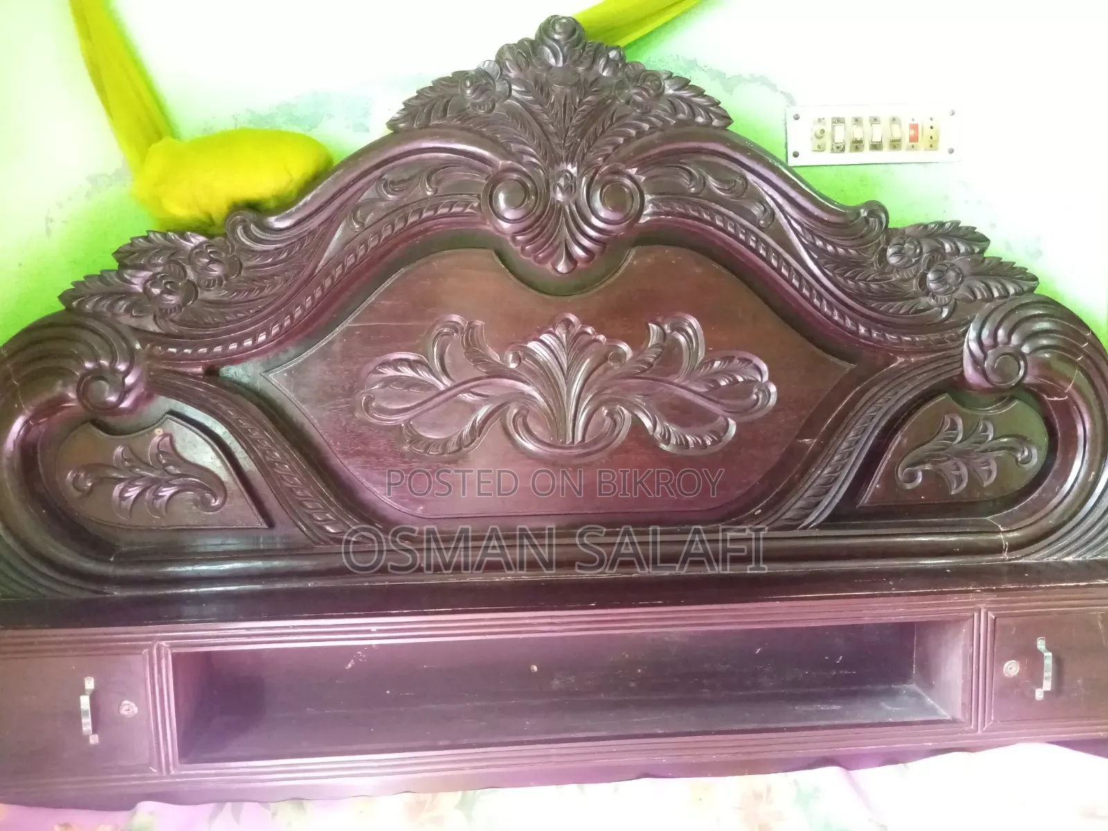 Wooden Bed, 5/6 Large Bed