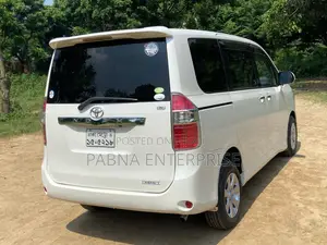 টয়োটা নোয়া ২০০৯ পার্ল
