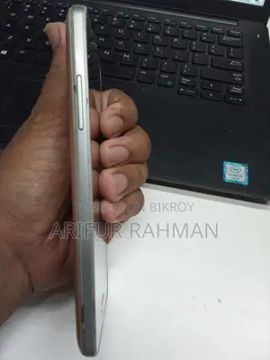 Samsung Galaxy J2 8 GB Silver