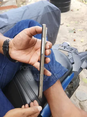 মোটর চলা এজ ৪০ নিও ১২৮ জিবি