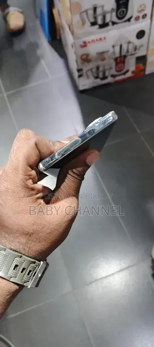 টেকনো ক্যামন ৪০ প্রো ৪জি ২৫৬ জিবি ব্ল্যাক