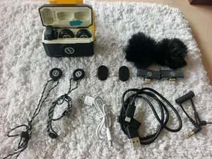 Hollyland LARK M2 Dual Wireless Microphone System