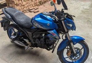 সুজুকি জিক্সার ২০১৭ ব্লু
