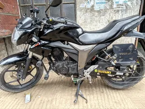 সুজুকি জিক্সার ২০২৩ ব্ল্যাক