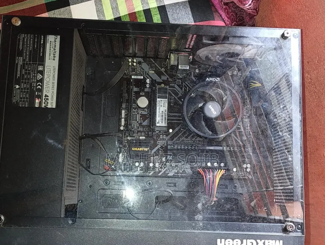 Desktop Computer Gigabyte 8GB AMD Ryzen 5 SSD 256GB