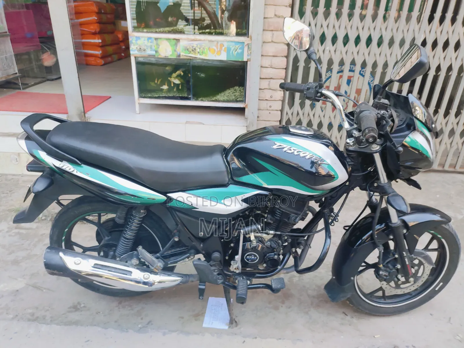 New Bajaj Discover 100 2022 Black