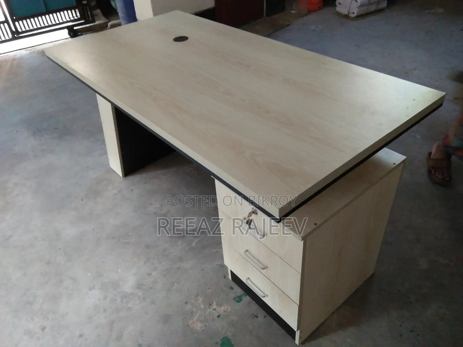 Boss Table