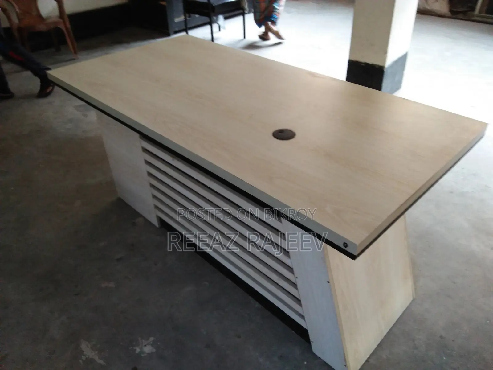 Boss Table