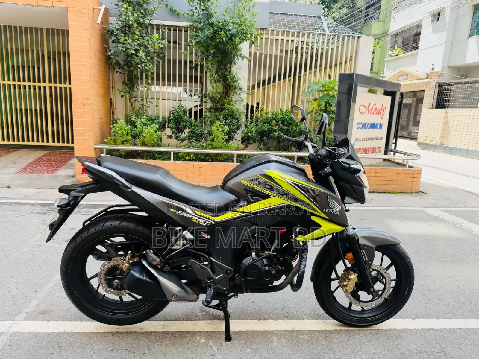 হোন্ডা হর্নেট ২০২১ গ্রে