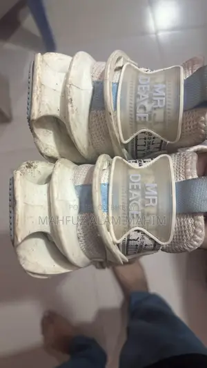 Sports Shoes