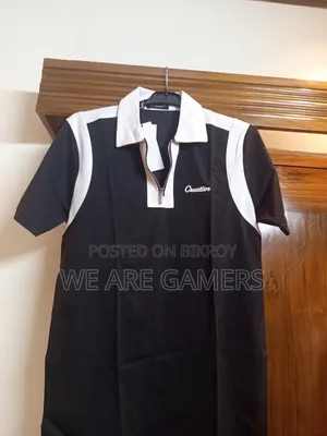 নতুন টি-শার্ট বিক্রয়ের জন্য