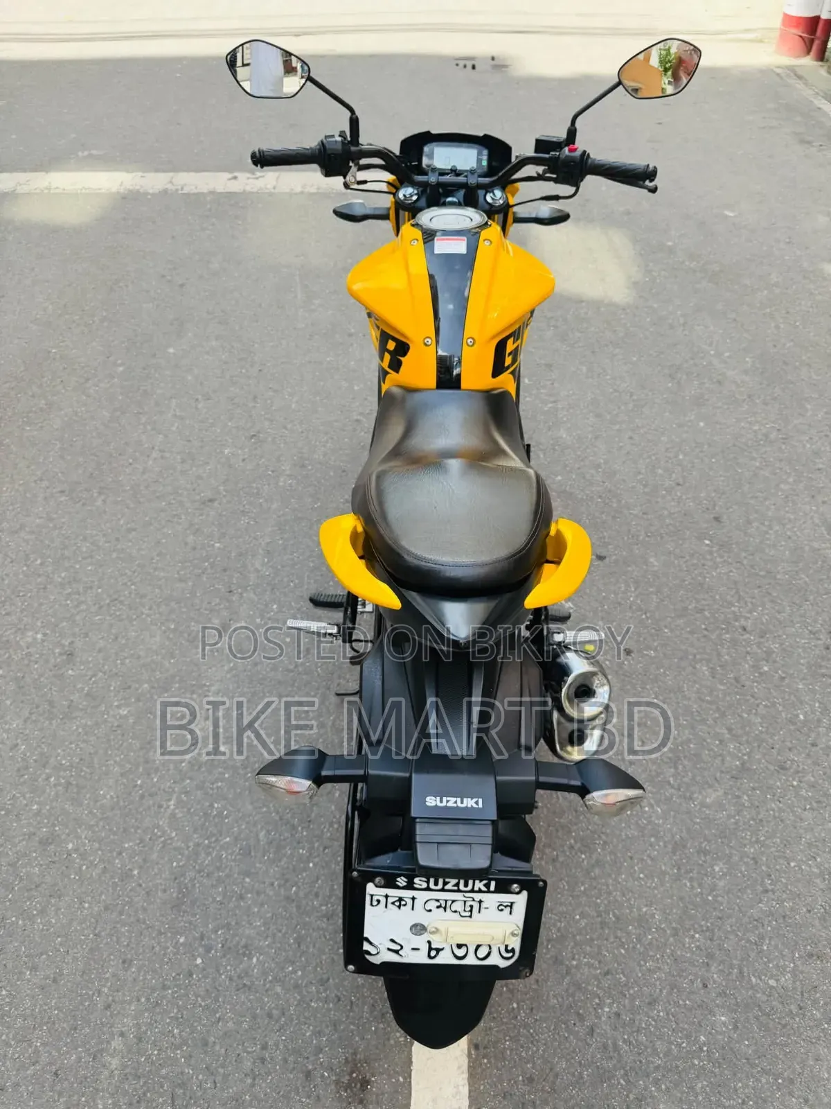 সুজুকি জিক্সার ২০২৩ হলুদ