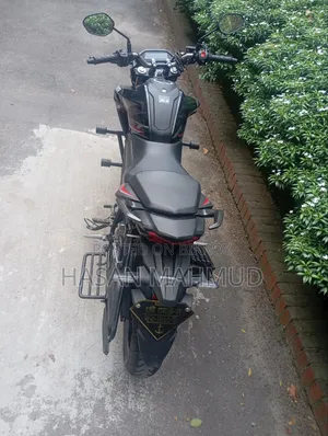 Honda Hornet 2.0 2025 Black