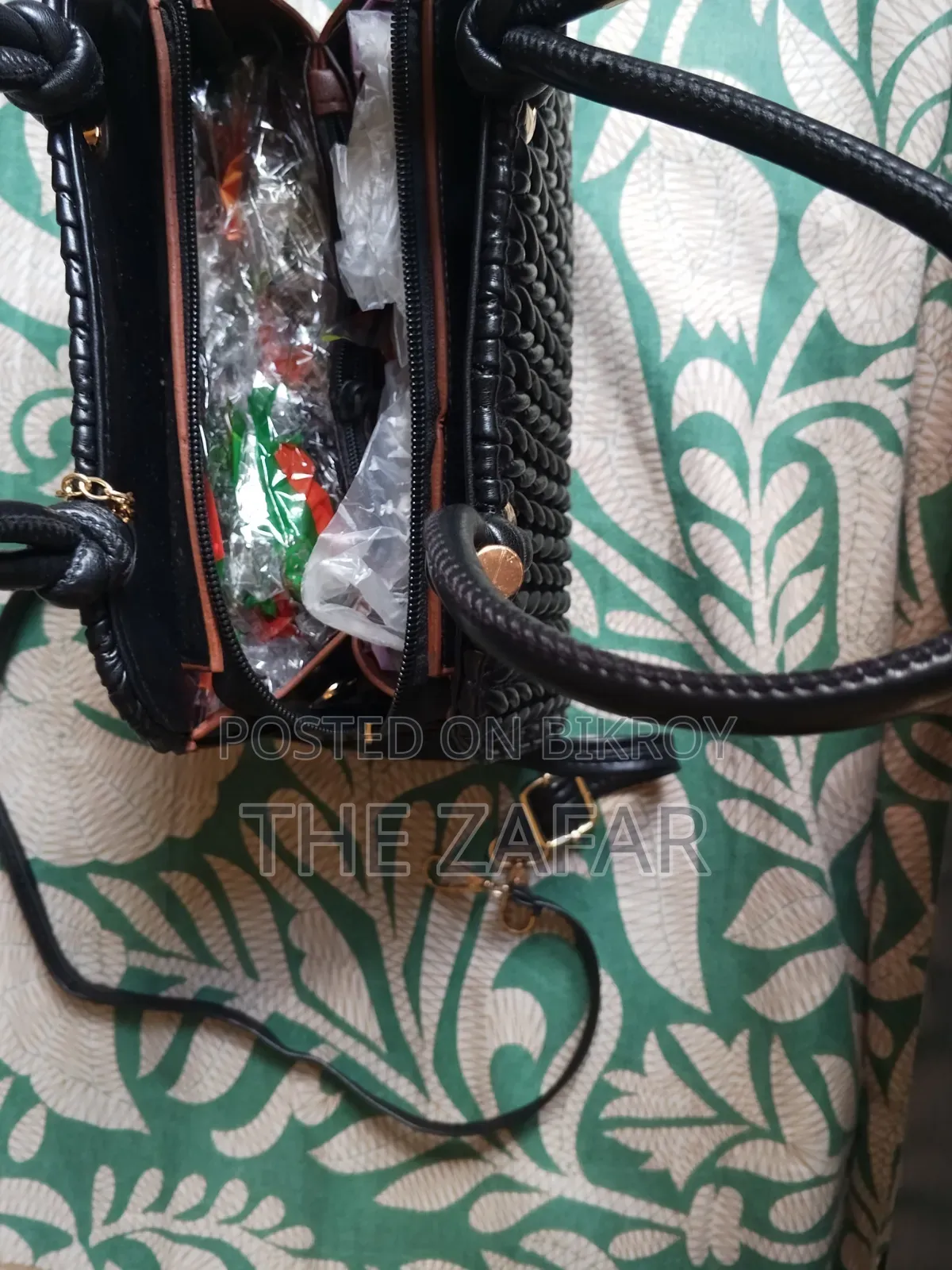 বিক্রির জন্য নতুন হ্যান্ডব্যাগ
