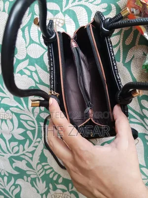 বিক্রির জন্য নতুন হ্যান্ডব্যাগ