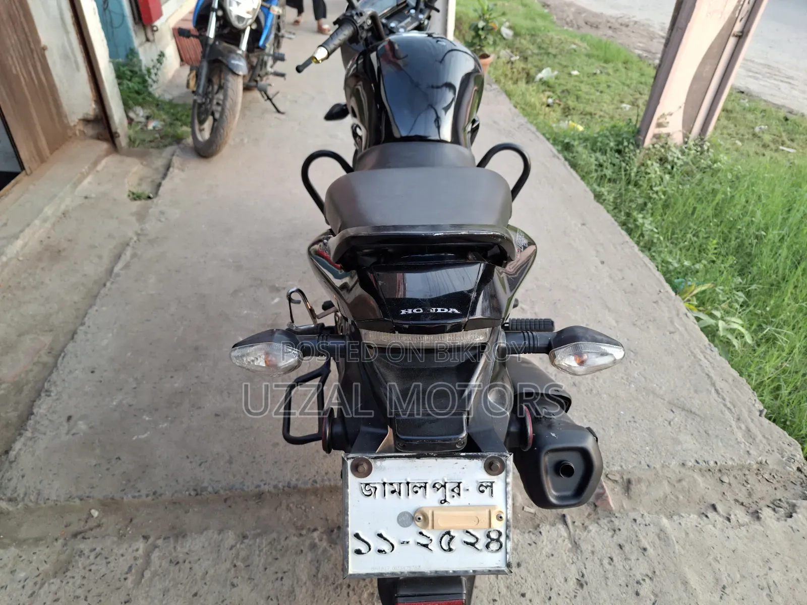 হোন্ডা সিবি ২০১৭ কালো