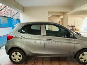 Tata Tiago 2019 Gray