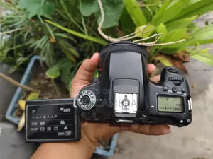 ক্যানন ৭৬০ডি+৫০ মিমি এসটিএম প্রাইম লেন্স